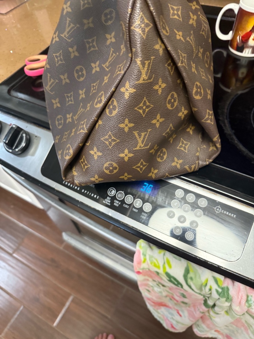 Louis Vuitton Brown Monogram Canvas Shoulder Bag with Vachetta Handle - Picture 3 of 5